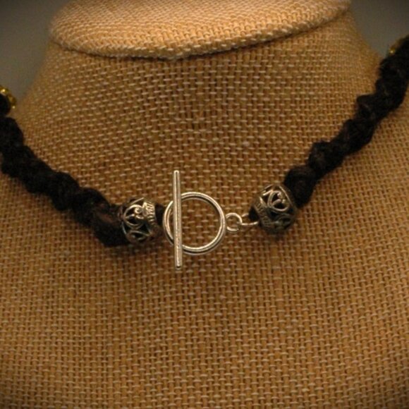 Silver Tone Cross with a Heart Rhinestone on Handmade Black Hemp Choker 16 1/4" - Picture 4 of 4